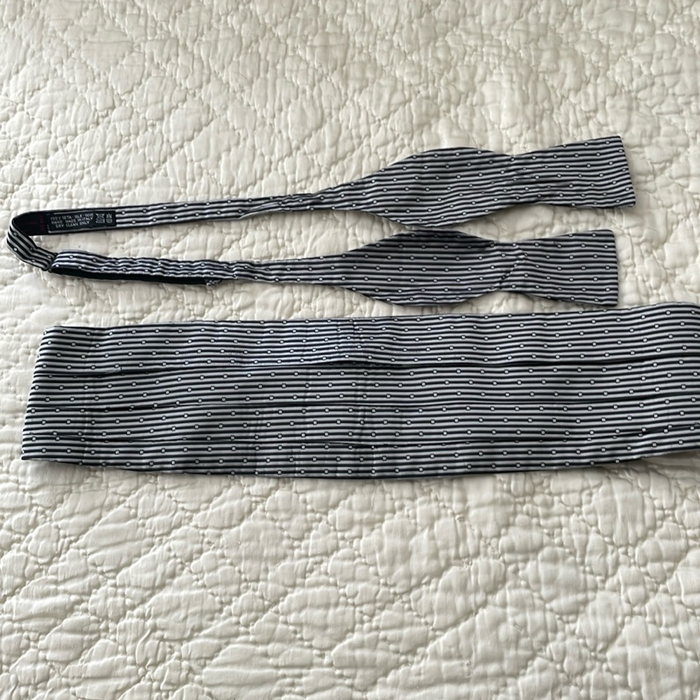 Brioni cummerbund and bow tie set